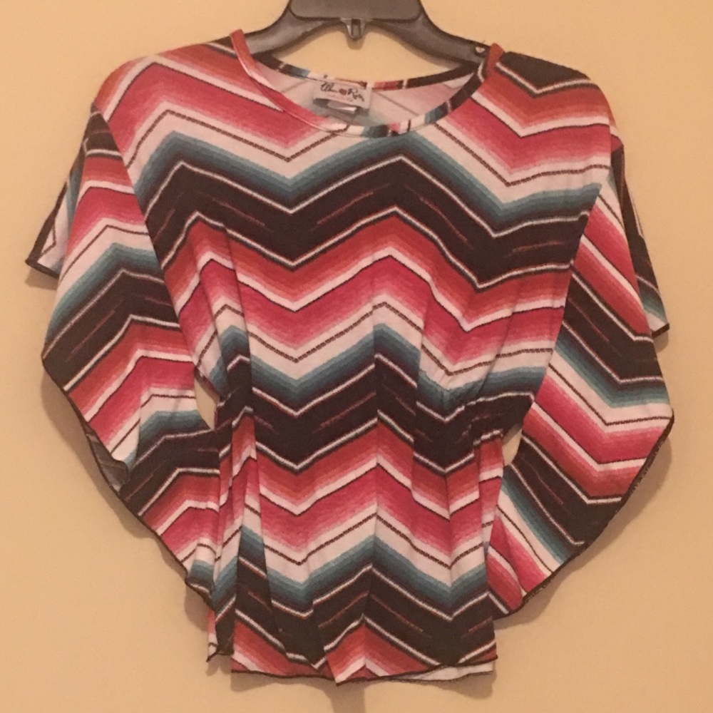 Vibrant colors with flared sleeves